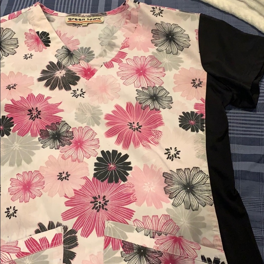 Scrub top